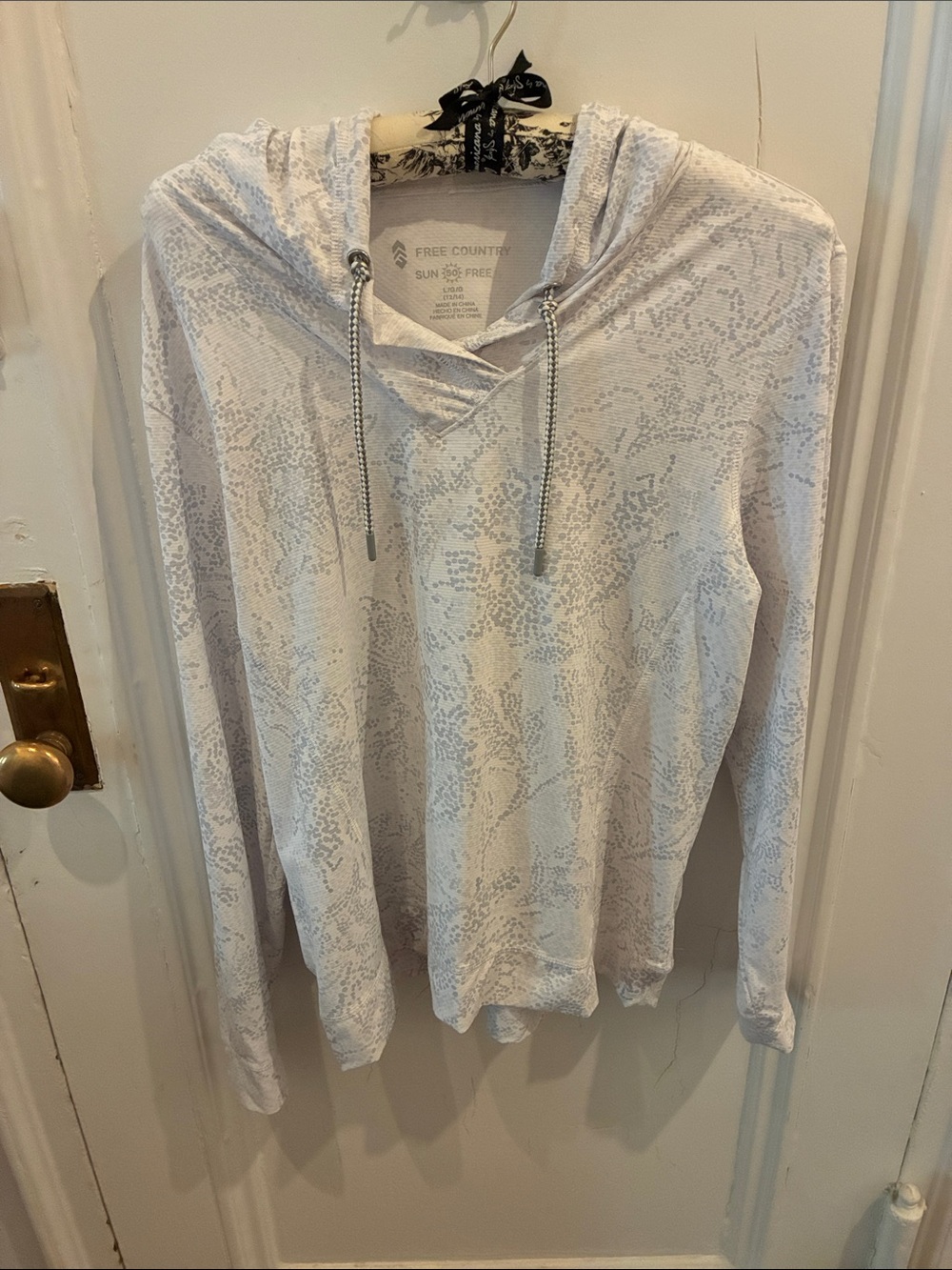 Free Country performance sun silver hoodie (white background) Size L (12/14)
